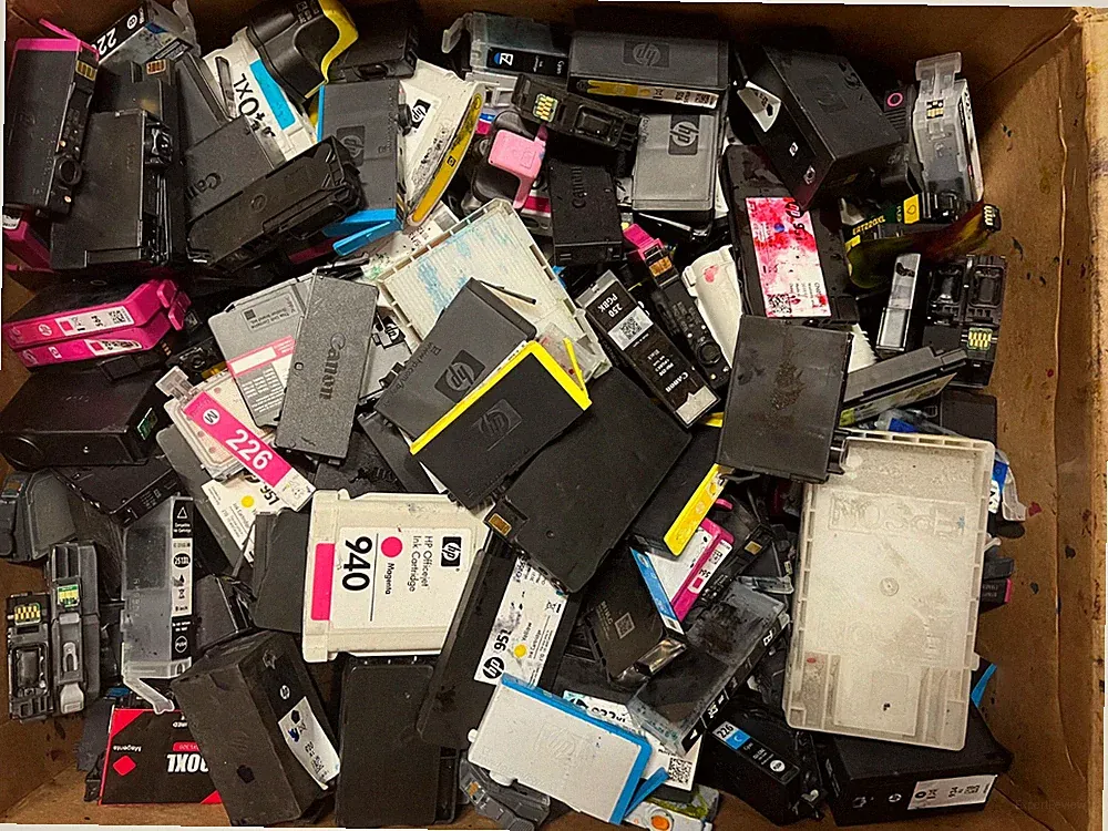 LOT OF 100 EMPTY INK CARTRIDGES FOR STAPLES or OFFICE MAX REWARDS / REBATE